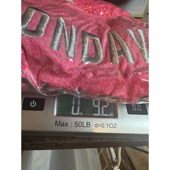 SECRET TREASURES Pink Sleep Shirt With Socks Sz 2x Mondays Fuzzy Comfort Soft - Picture 8 of 8